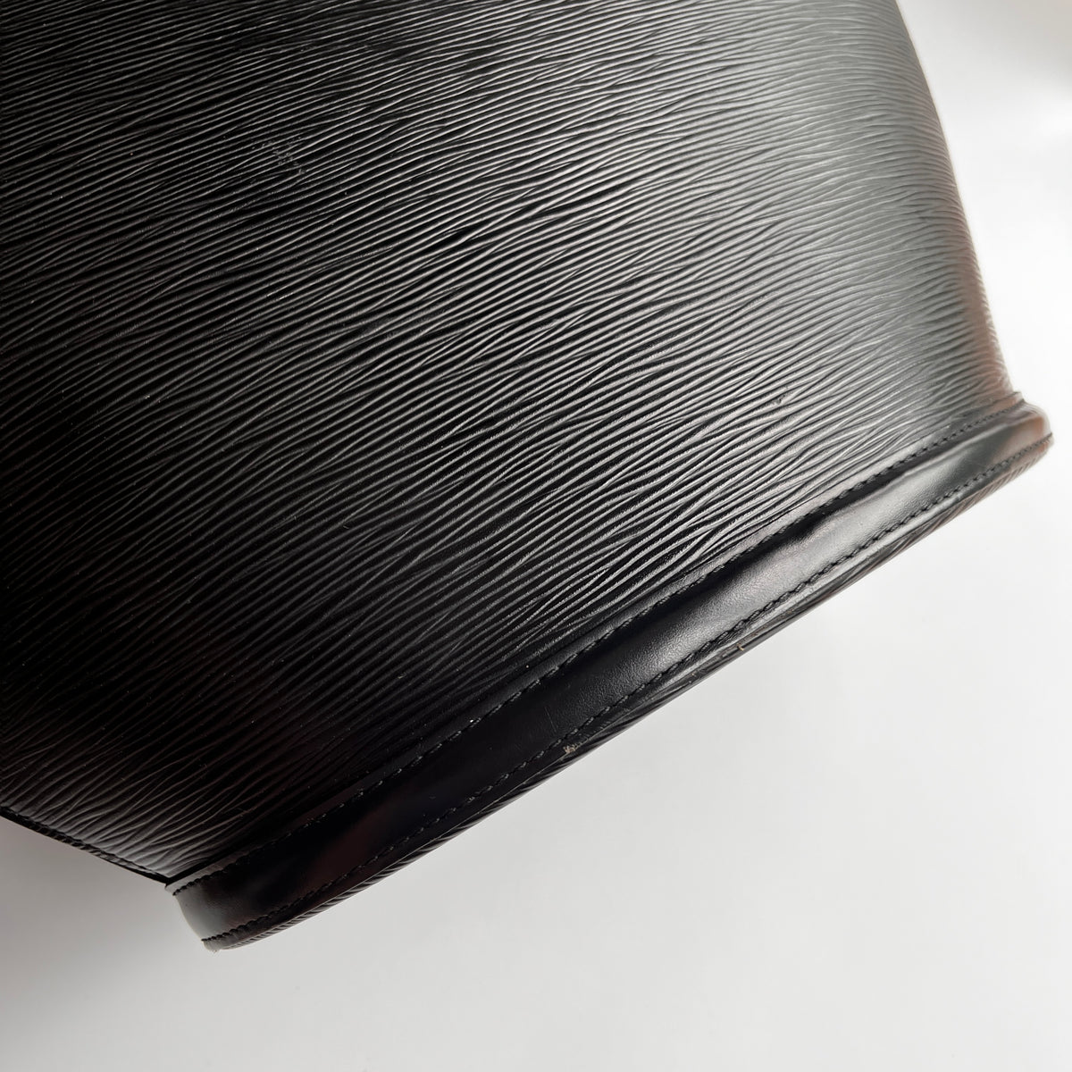 Louis Vuitton	Vintage Black Epi Saint Jacques GM Shoulder Bag