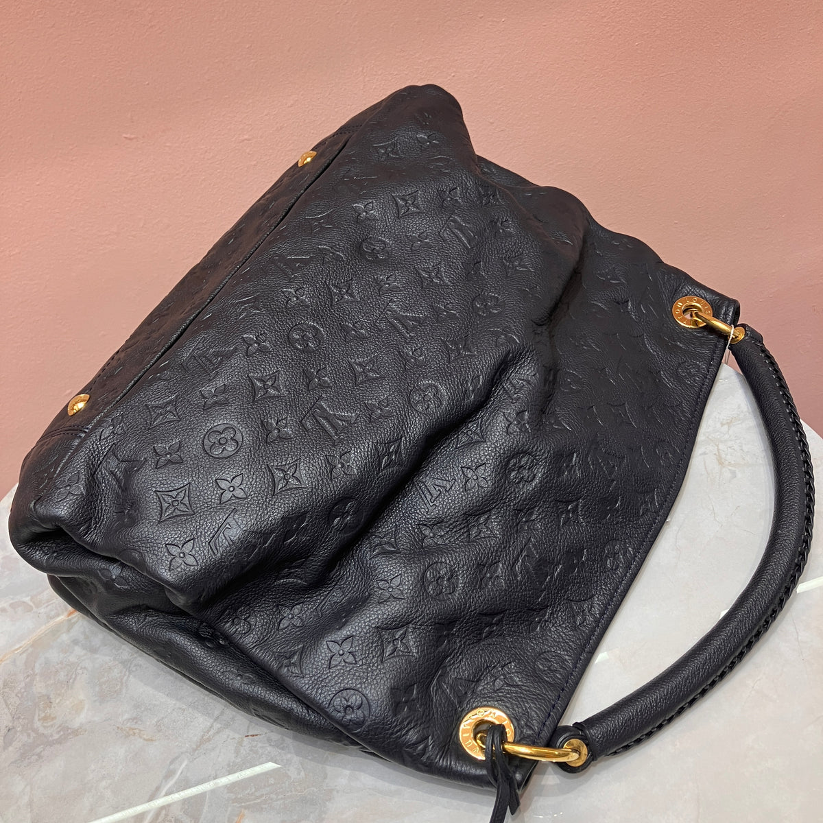 Louis Vuitton Artsy Black MM Bag
