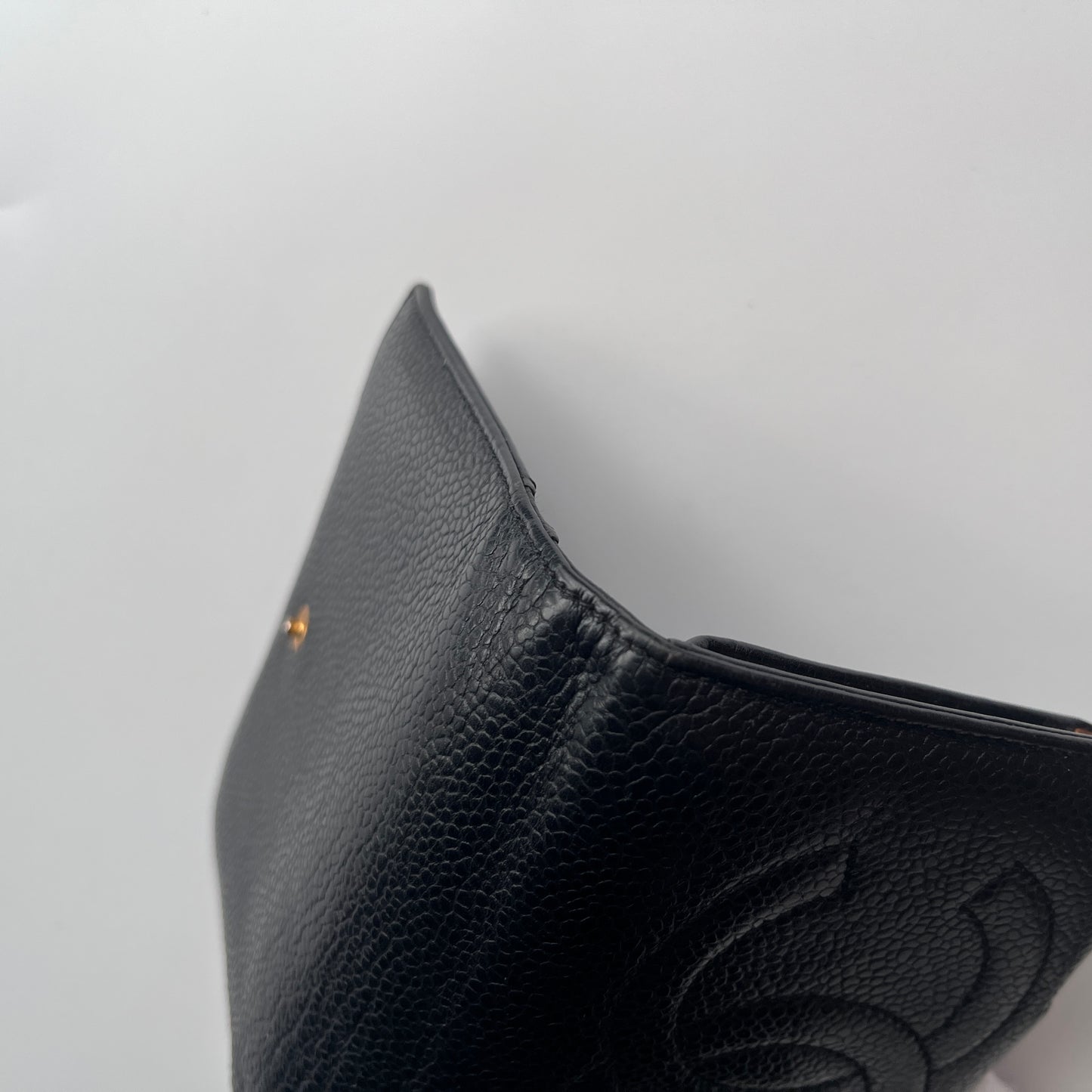 Chanel Vintage Bi-fold Caviar Wallet