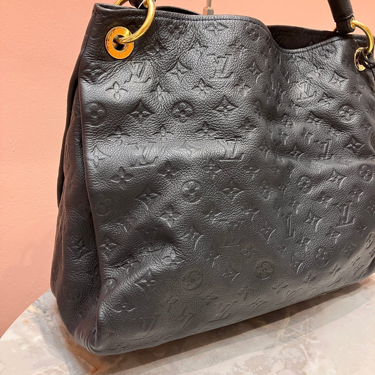 Louis Vuitton Artsy Black MM Bag