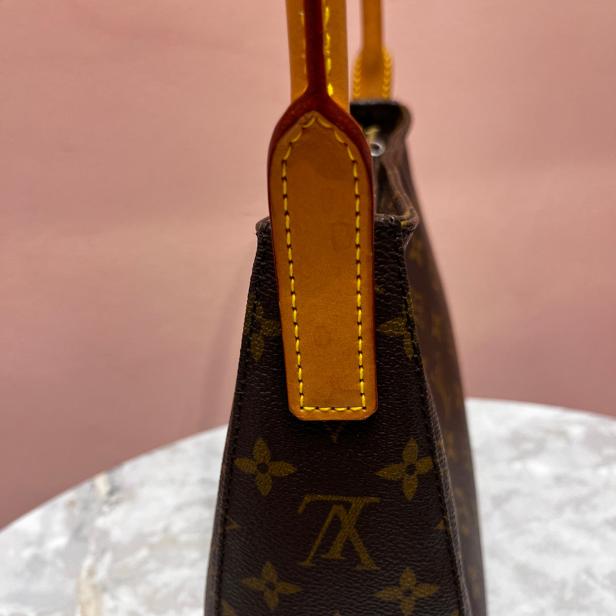 Louis Vuitton Vintage Looping MM Monogram Shoulder Bag