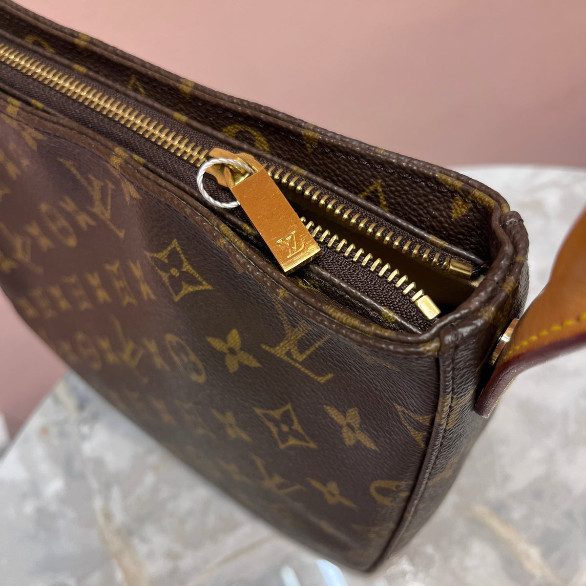 Louis Vuitton Vintage Looping MM Monogram Shoulder Bag