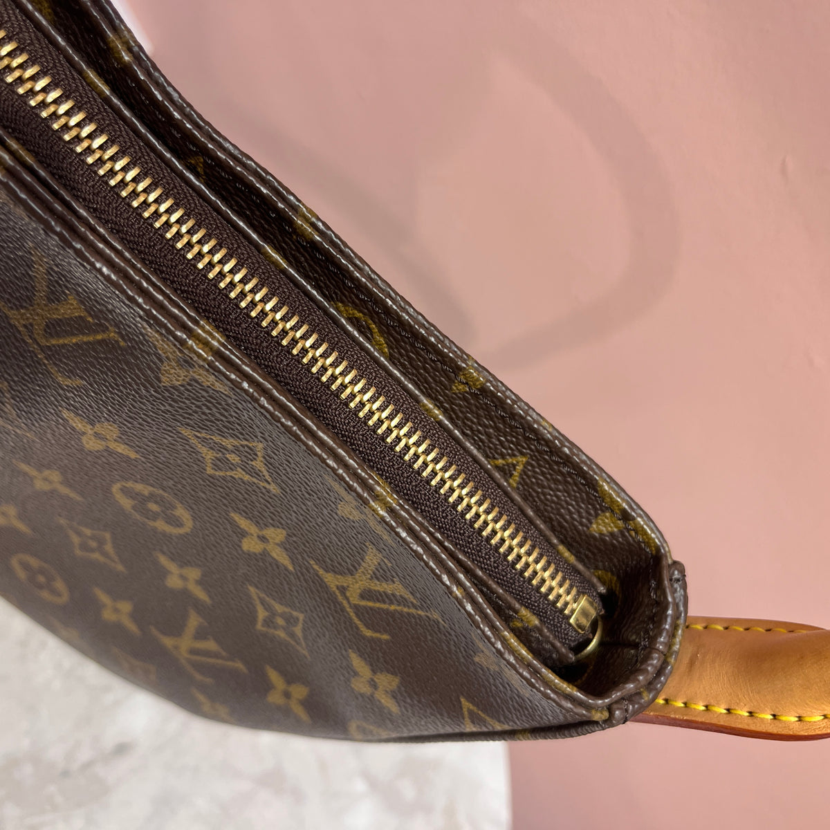 Louis Vuitton Vintage Looping MM Monogram Shoulder Bag