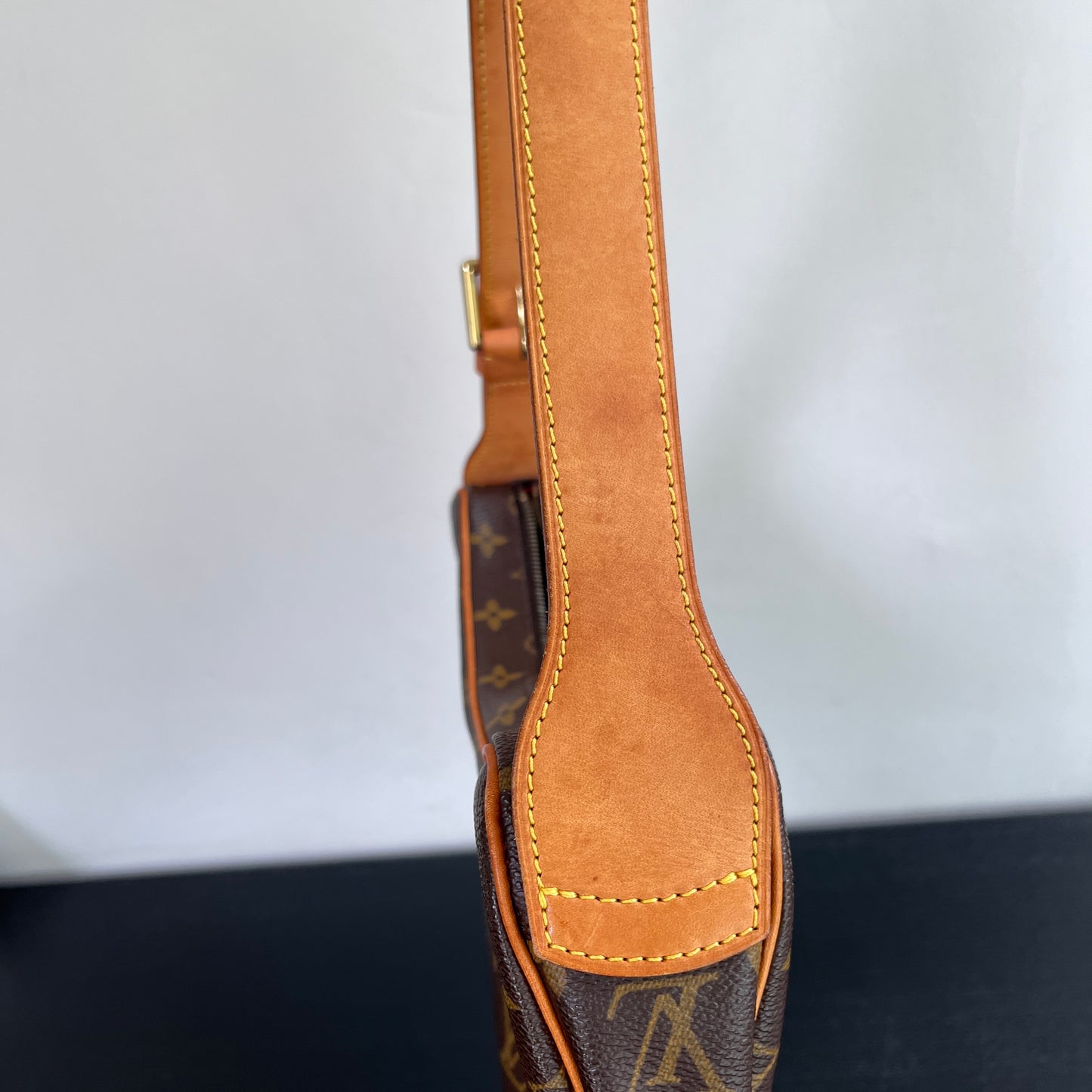 Louis Vuitton Vintage Croissant MM Shoulder Bag