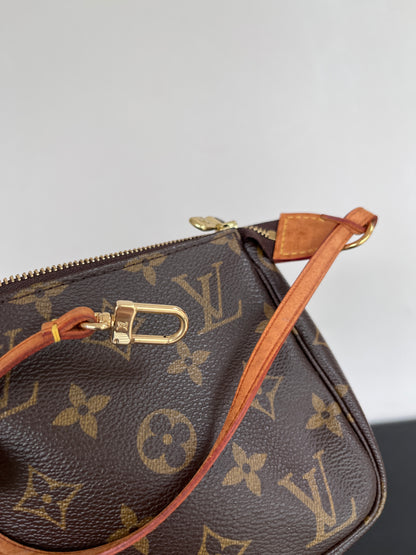 Louis Vuitton Vintage Monogram Pochette