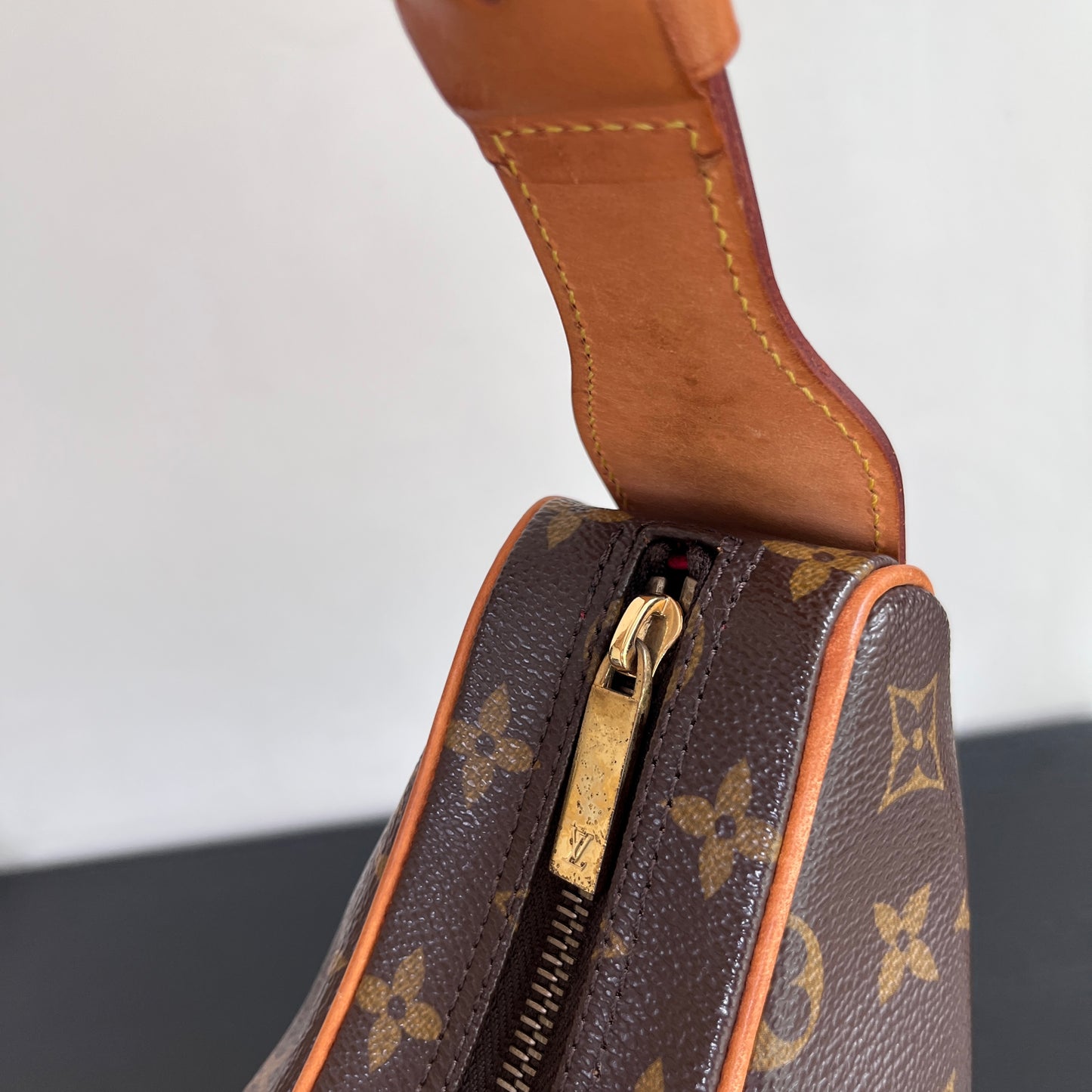Louis Vuitton Vintage Croissant MM Shoulder Bag