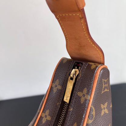 Louis Vuitton Vintage Croissant MM Shoulder Bag