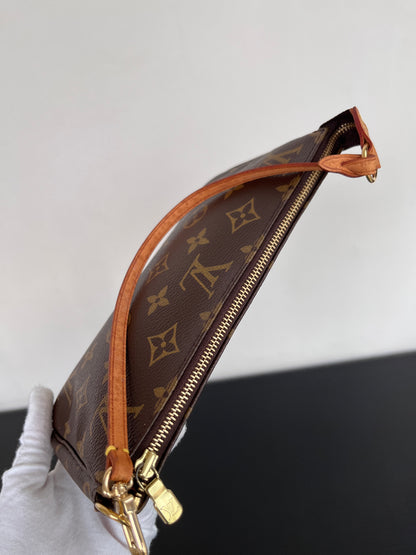 Louis Vuitton Vintage Monogram Pochette