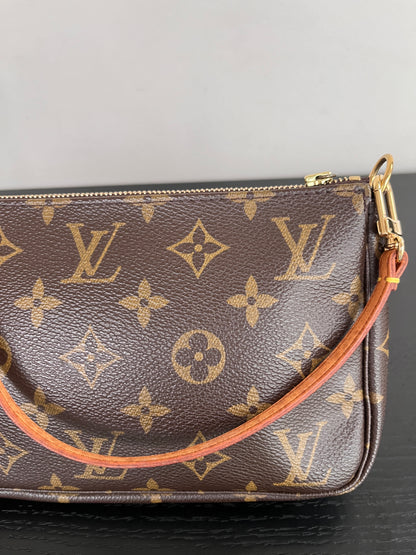 Louis Vuitton Vintage Monogram Pochette