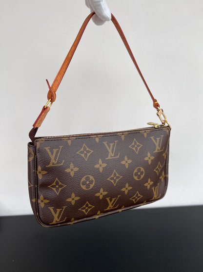 Louis Vuitton Vintage Monogram Pochette