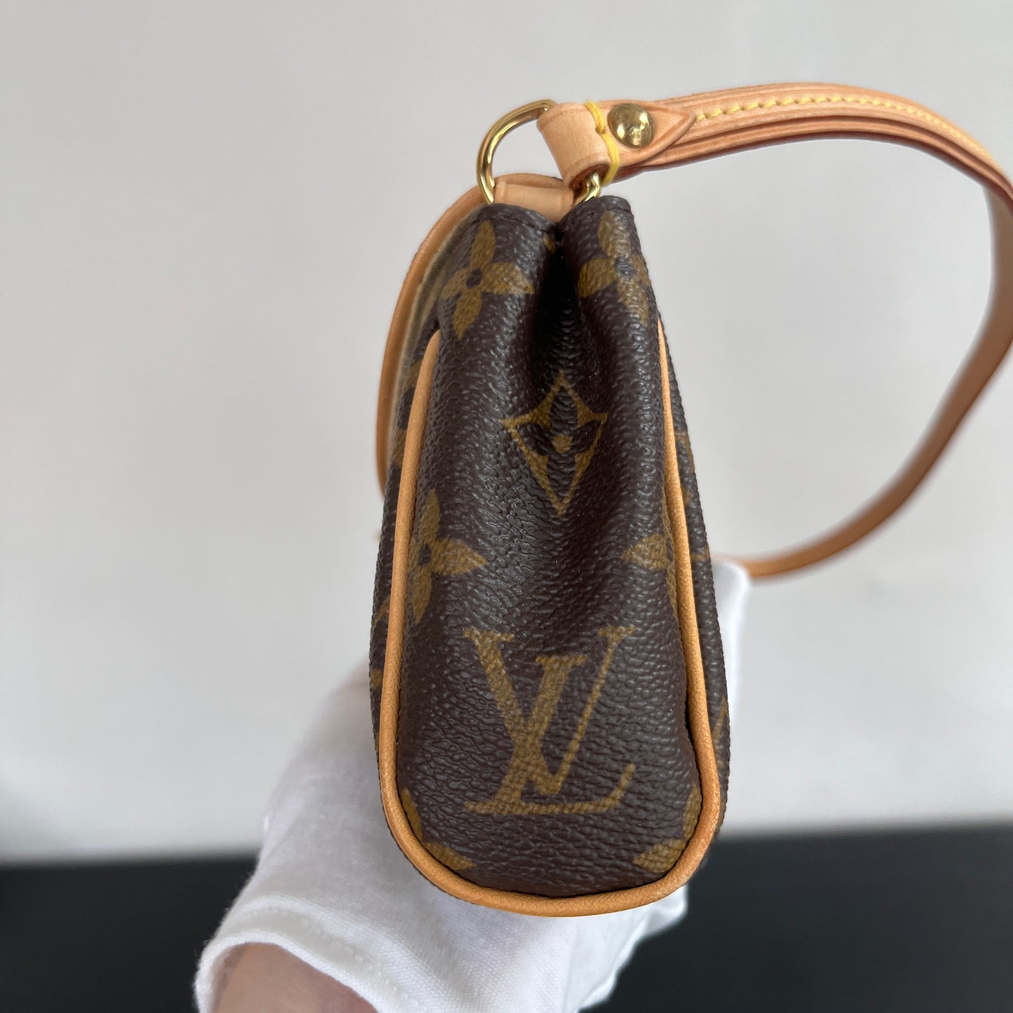 Louis Vuitton Beverly PM Shoulder Bag