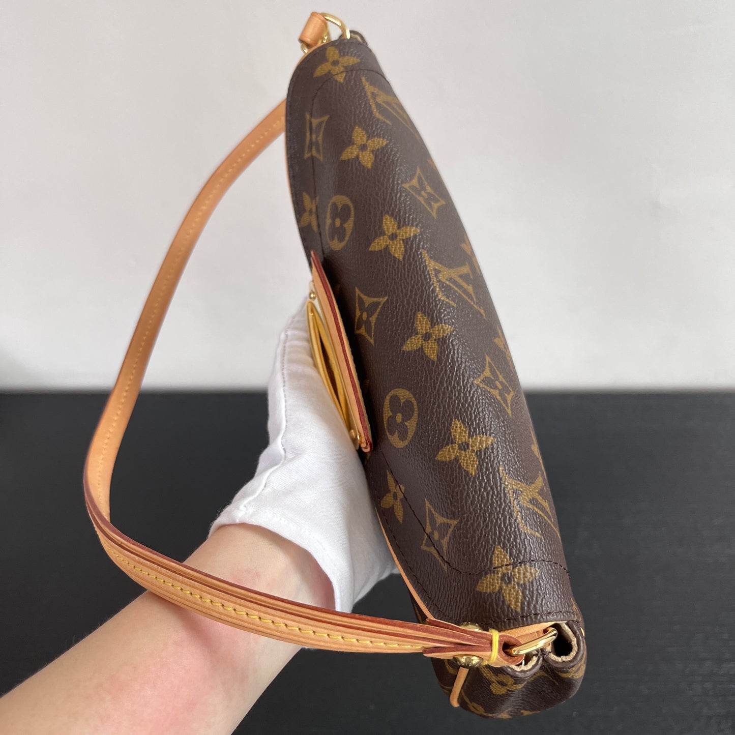 Louis Vuitton Beverly PM Shoulder Bag