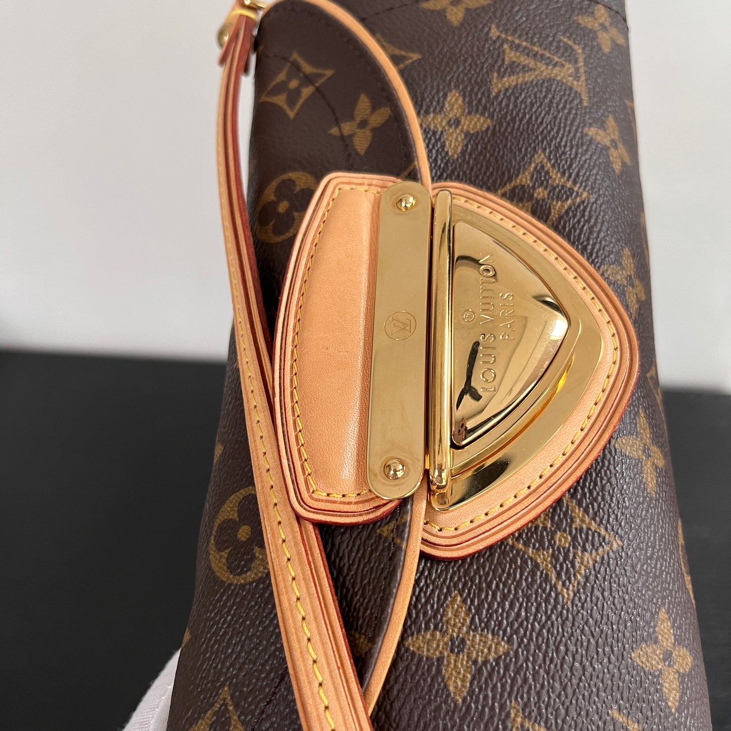 Louis Vuitton Beverly PM Shoulder Bag