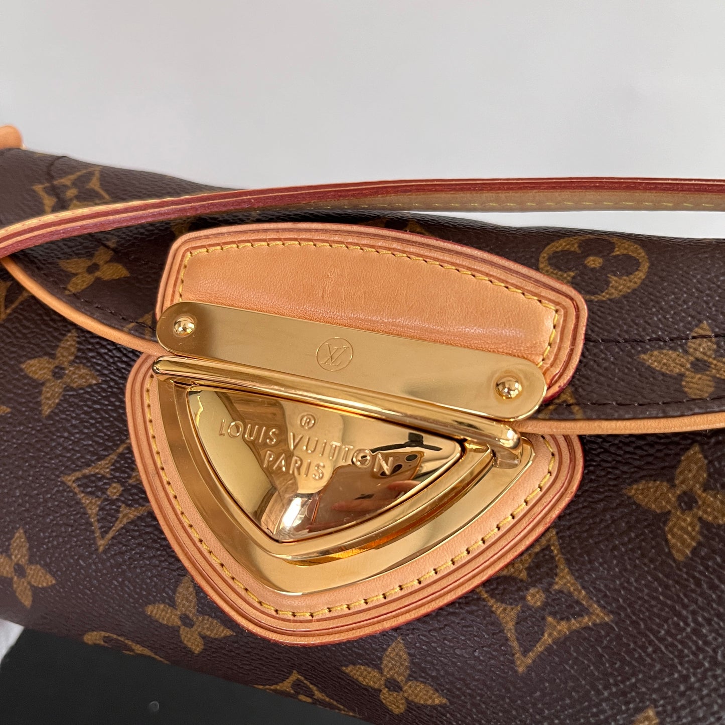 Louis Vuitton Beverly PM Shoulder Bag