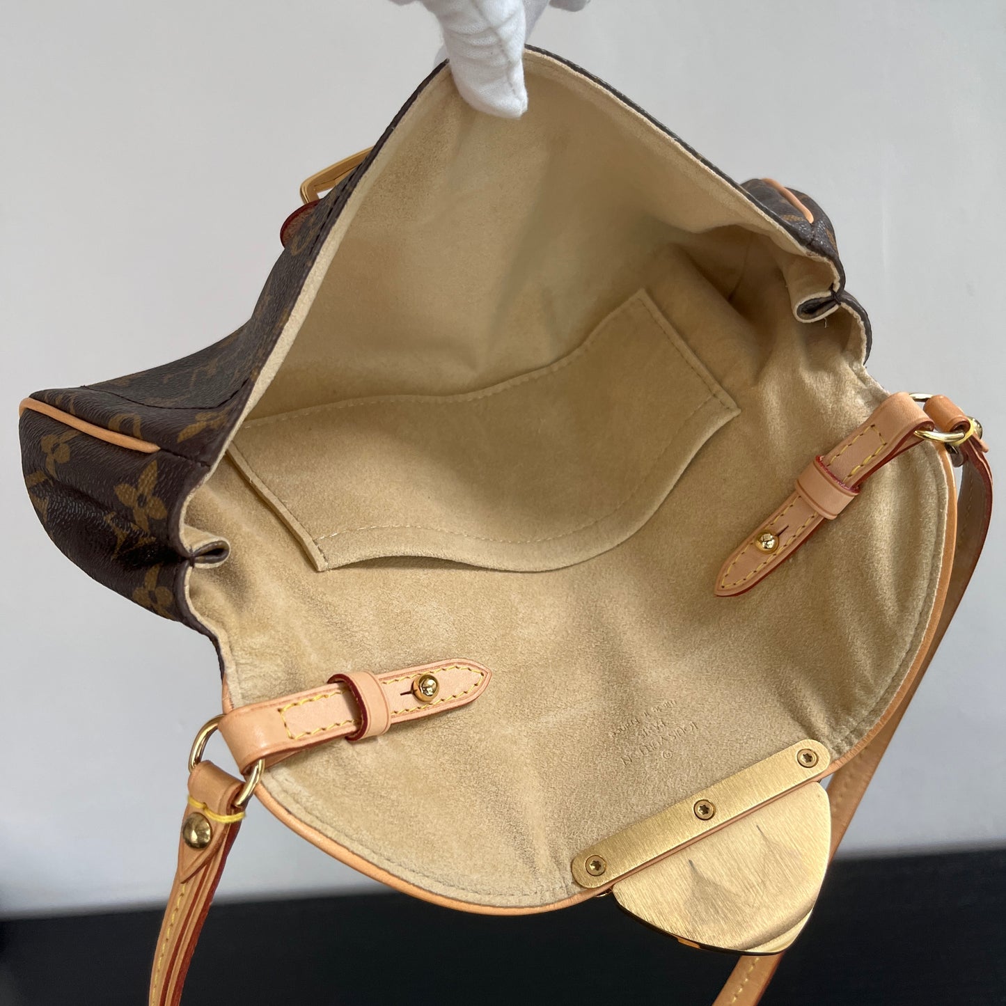 Louis Vuitton Beverly PM Shoulder Bag
