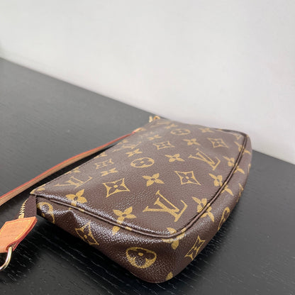 Louis Vuitton Vintage Monogram Pochette