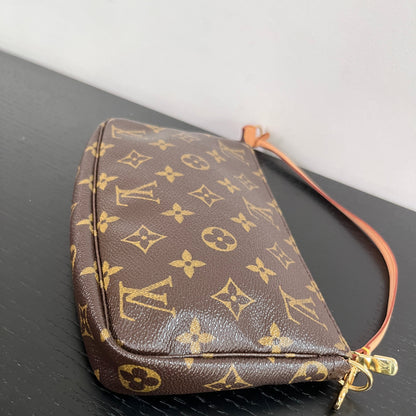 Louis Vuitton Vintage Monogram Pochette