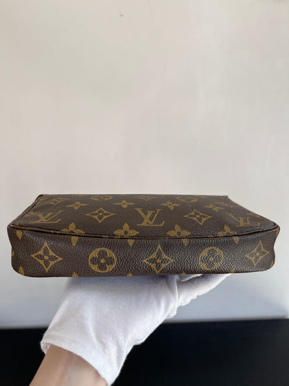 Louis Vuitton Vintage Monogram Pochette