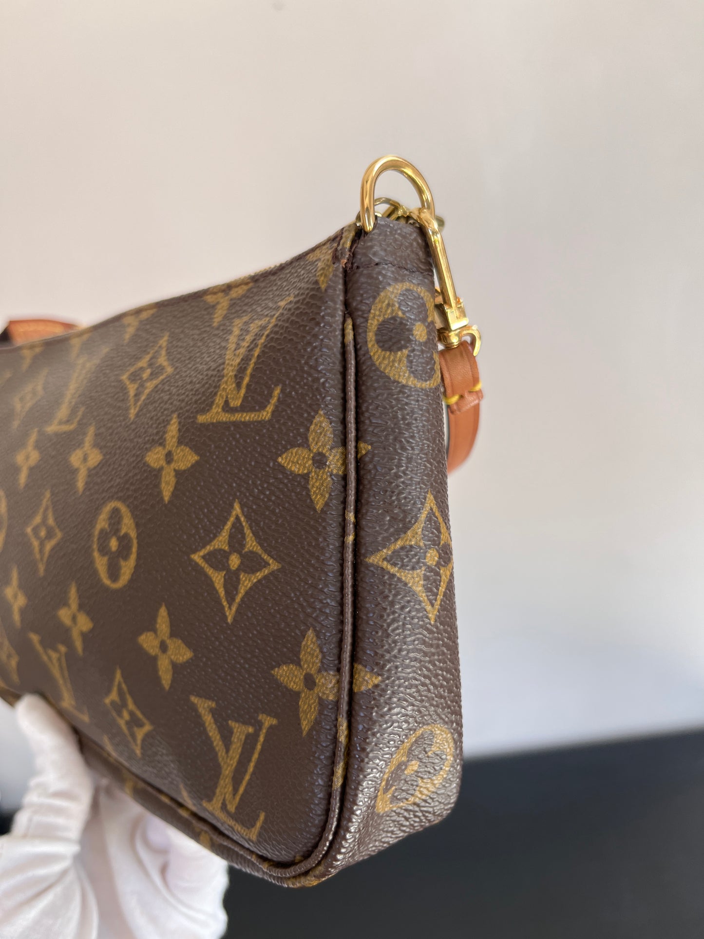 Louis Vuitton Vintage Monogram Pochette