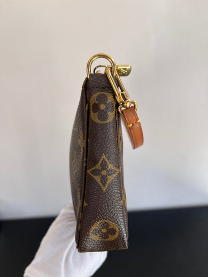 Louis Vuitton Vintage Monogram Pochette