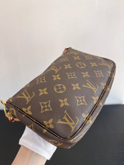 Louis Vuitton Vintage Monogram Pochette