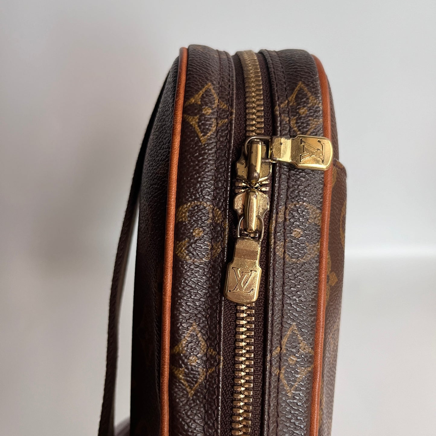 Louis Vuitton Unisex Gange crossbody/ waist/ bum bag