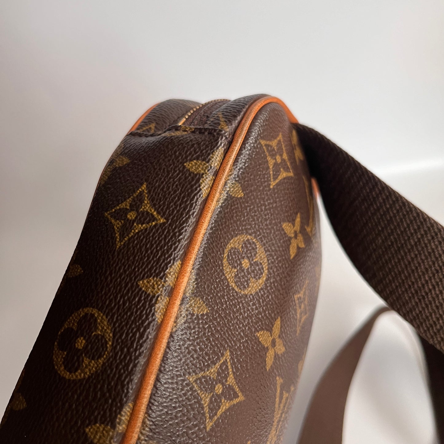 Louis Vuitton Unisex Gange crossbody/ waist/ bum bag