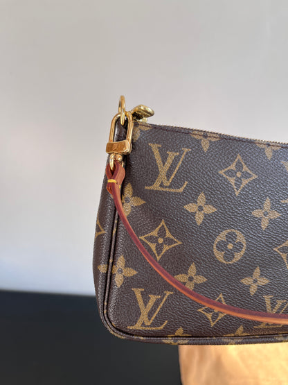 Louis Vuitton Vintage Monogram Pochette