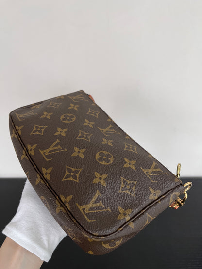 Louis Vuitton Vintage Monogram Pochette