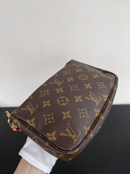 Louis Vuitton Vintage Monogram Pochette