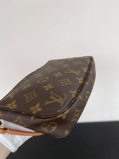 Louis Vuitton Vintage Monogram Pochette