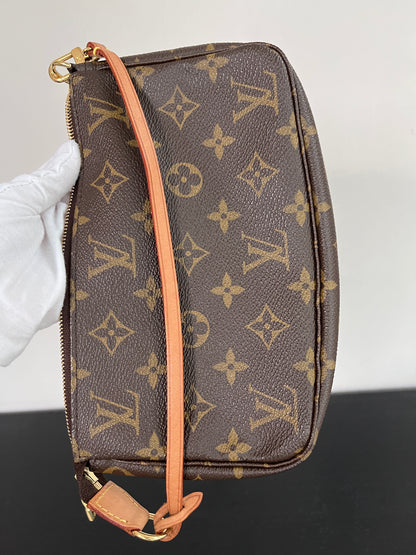 Louis Vuitton Vintage Monogram Pochette