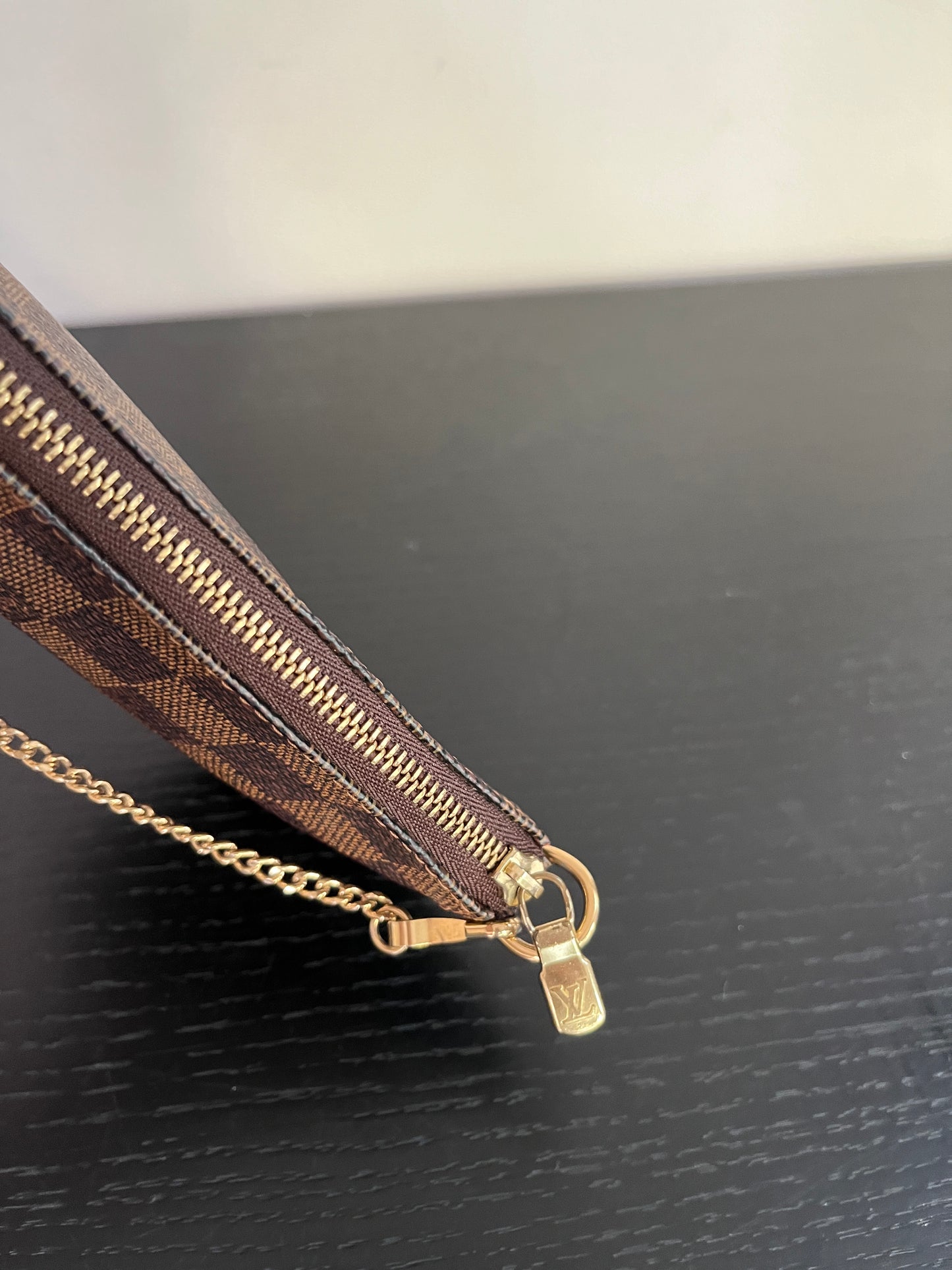 Louis Vuitton Bucket Pochette Damier Ebene