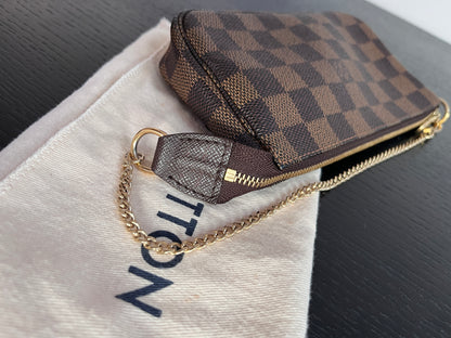 Louis Vuitton Bucket Pochette Damier Ebene