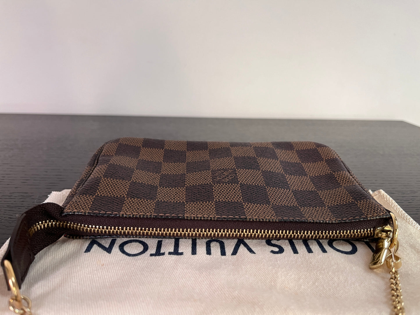 Louis Vuitton Bucket Pochette Damier Ebene