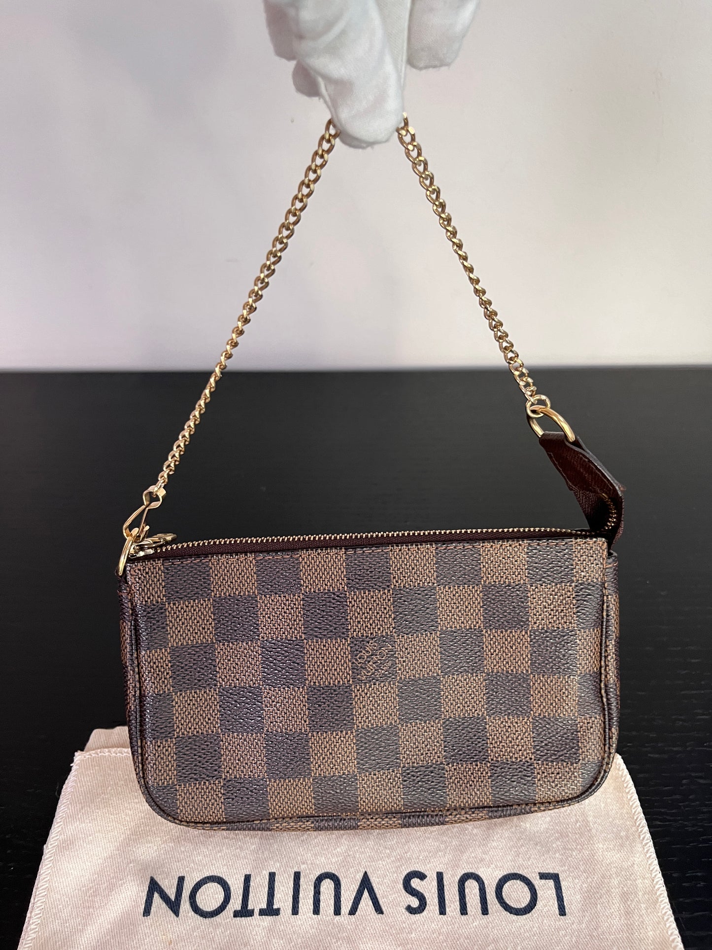 Louis Vuitton Bucket Pochette Damier Ebene