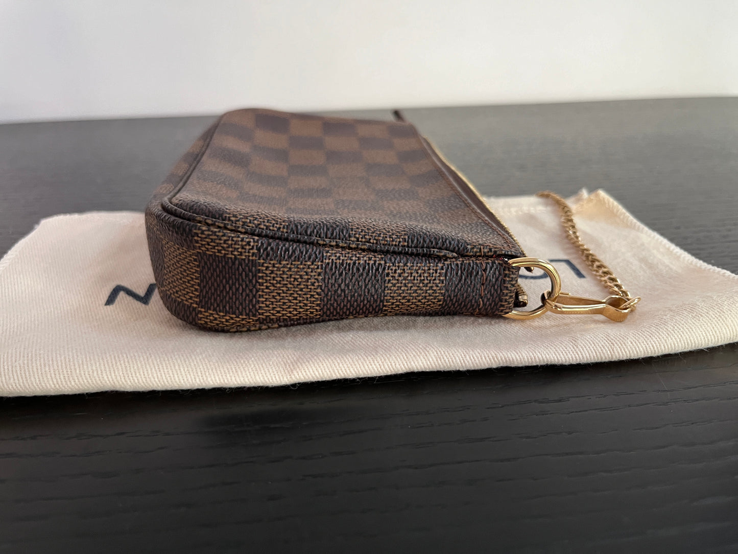 Louis Vuitton Bucket Pochette Damier Ebene