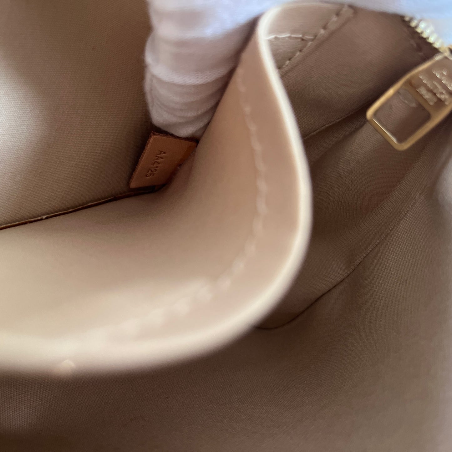 Louis Vuitton Santa Monica Yellow Vernis Clutch/ Crossbody Bag