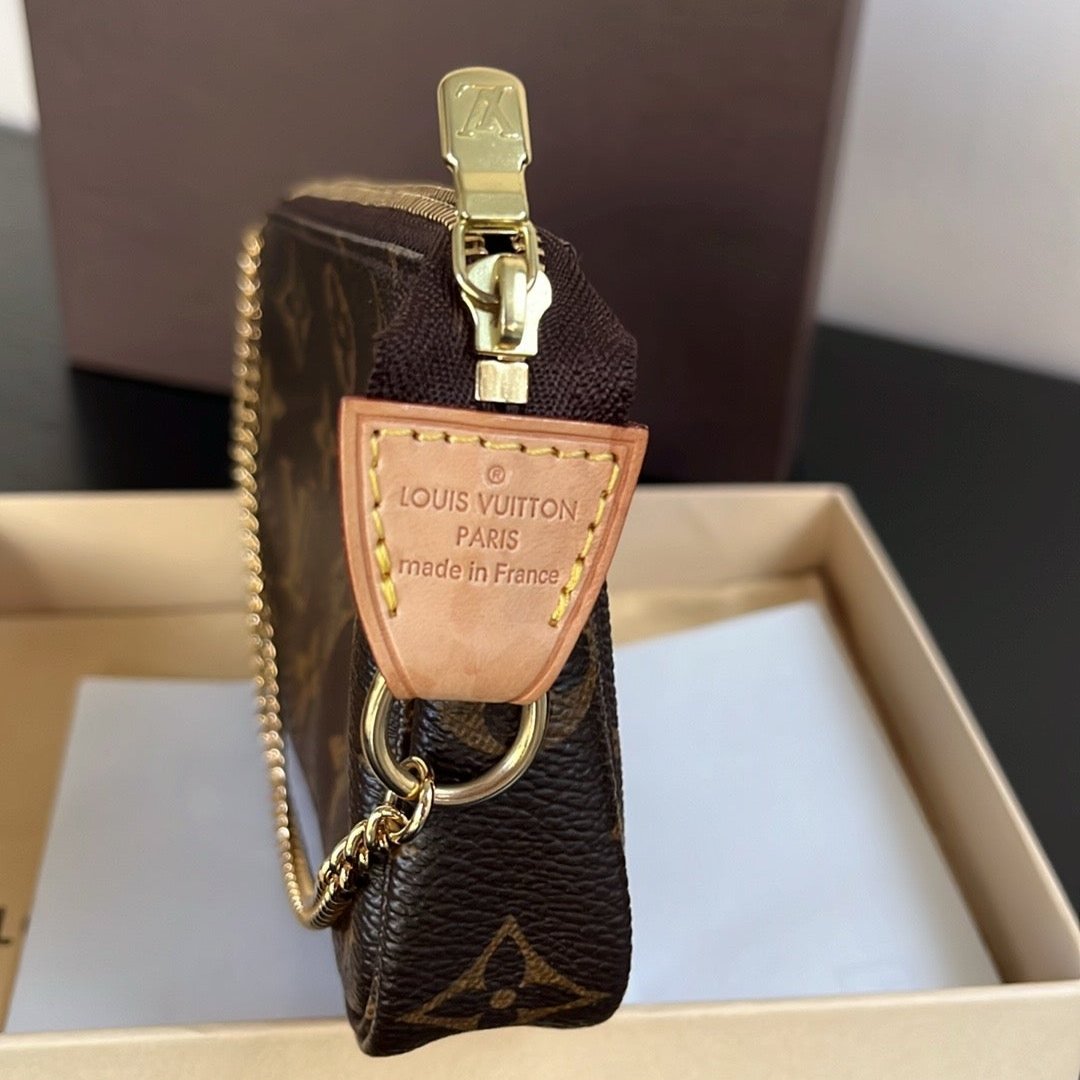 Louis Vuitton Monogram Mini Pochette Accessoires