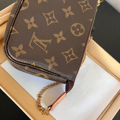 Louis Vuitton Monogram Mini Pochette Accessoires