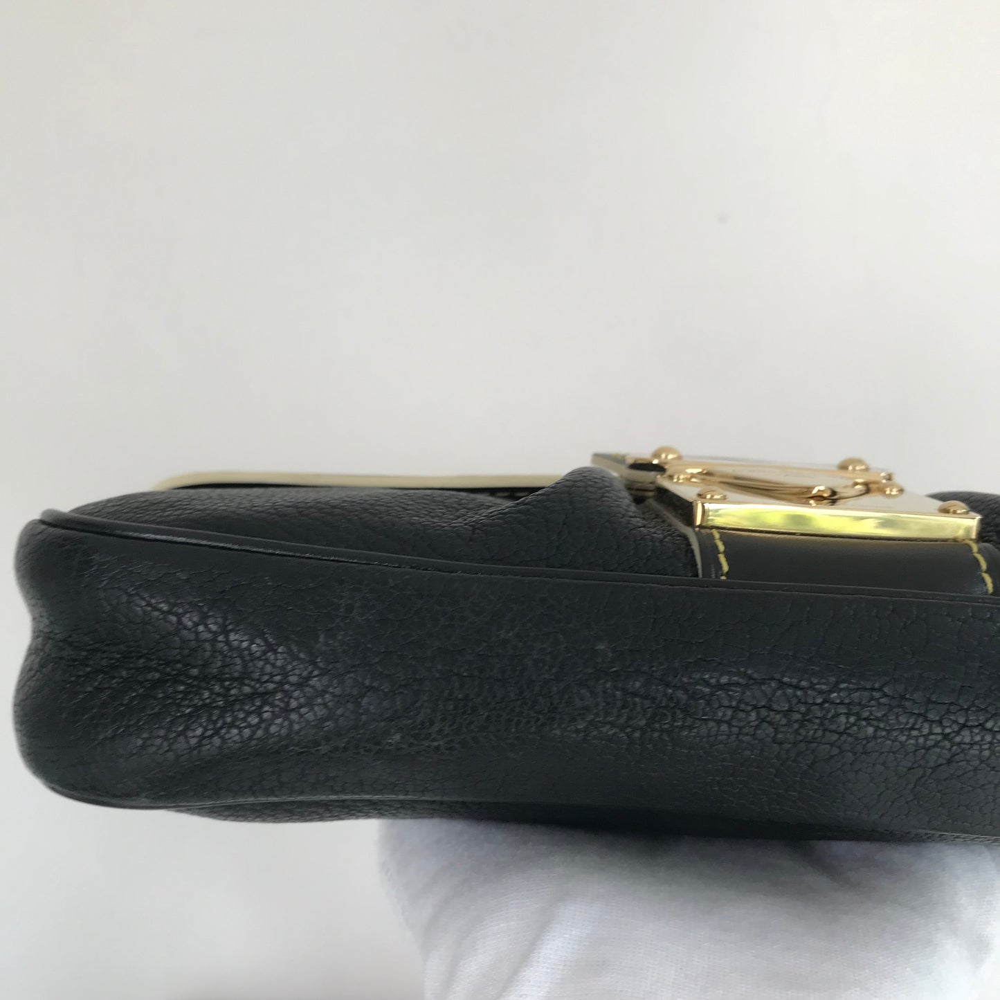 Louis Vuitton Black Suhali Le Precieux Pochette Clutch