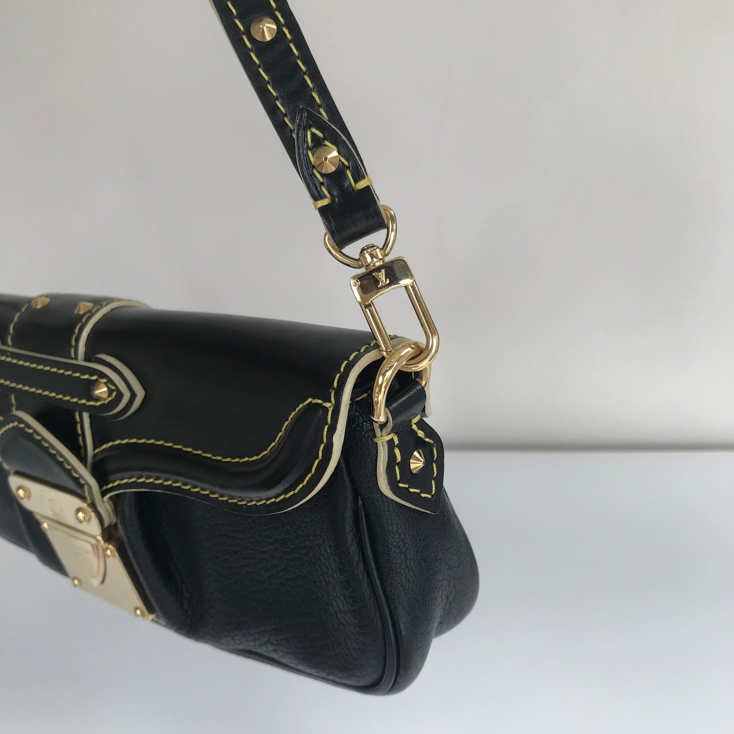 Louis Vuitton Black Suhali Le Precieux Pochette Clutch