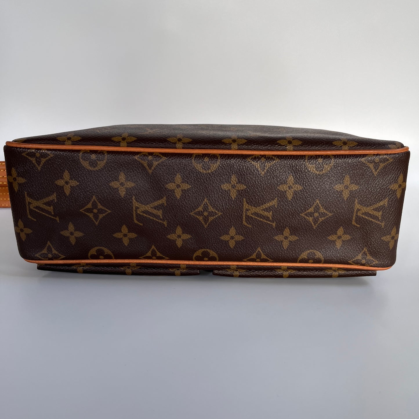Louis Vuitton Vintage Viva Cite MM Shoulder Bag