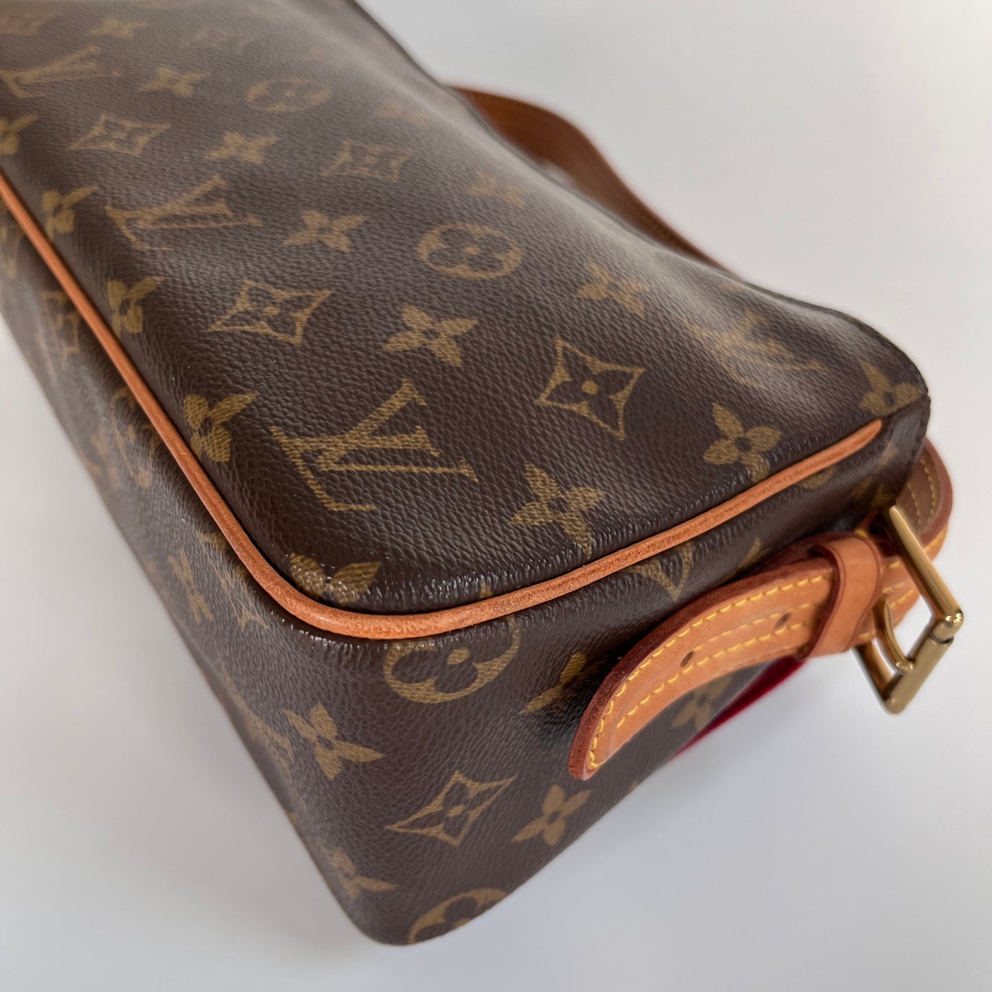 Louis Vuitton Vintage Viva Cite MM Shoulder Bag
