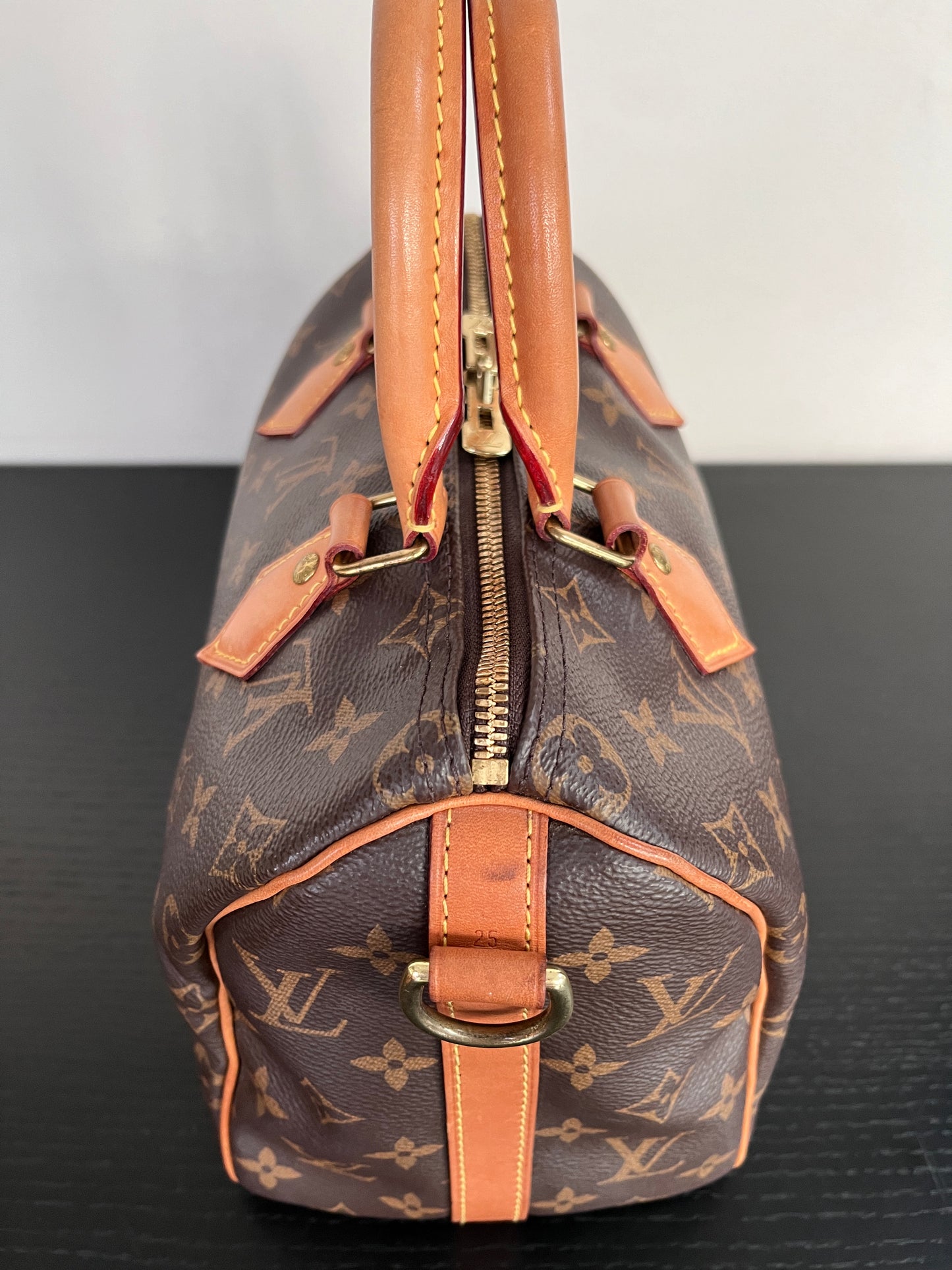 Louis Vuitton Speedy Bandoulière 25 Monogram WITHOUT LOCK & KEYS