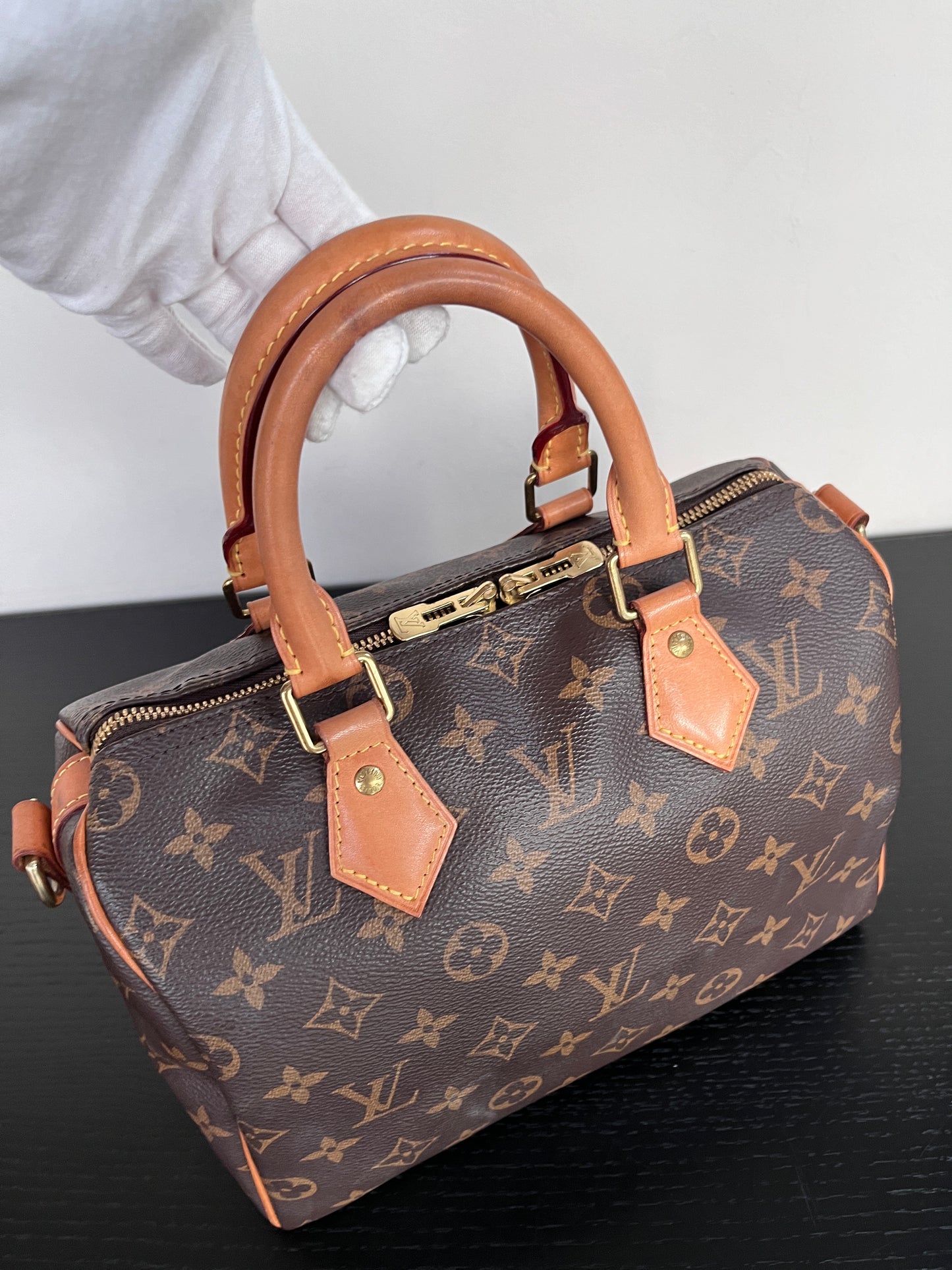 Louis Vuitton Speedy Bandoulière 25 Monogram WITHOUT LOCK & KEYS