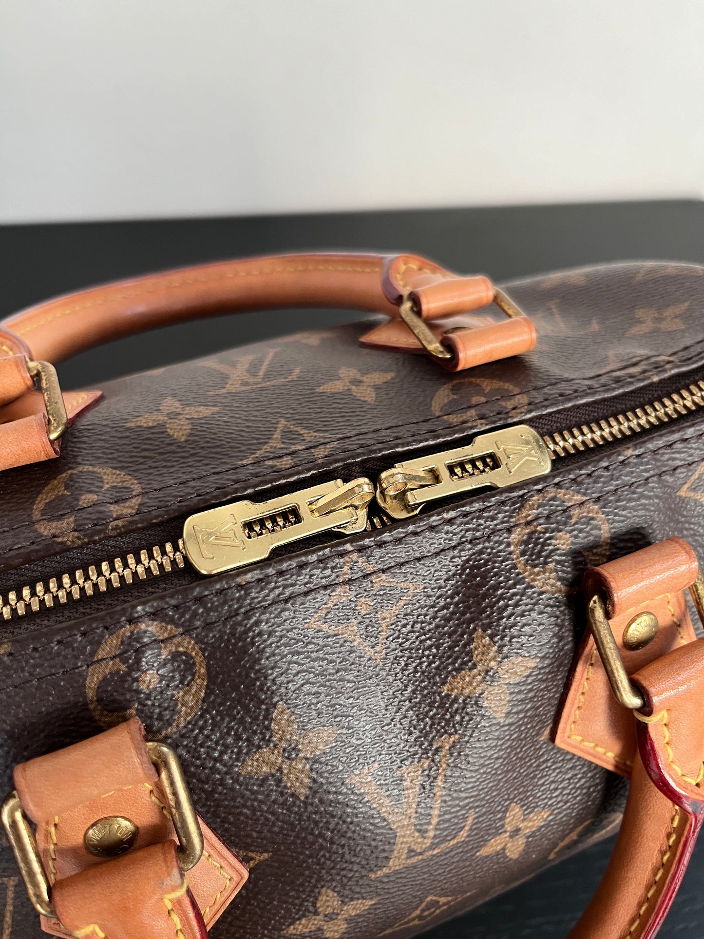 Louis Vuitton Speedy Bandoulière 25 Monogram WITHOUT LOCK & KEYS