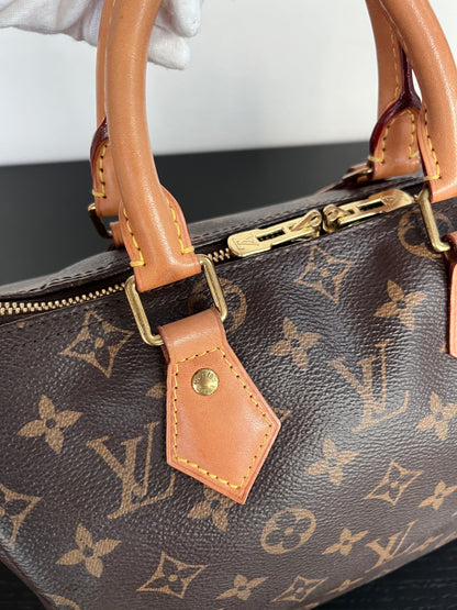 Louis Vuitton Speedy Bandoulière 25 Monogram WITHOUT LOCK & KEYS