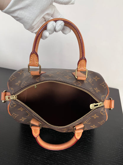 Louis Vuitton Speedy Bandoulière 25 Monogram WITHOUT LOCK & KEYS