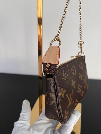 Louis Vuitton Monogram Mini Pochette Accessoires